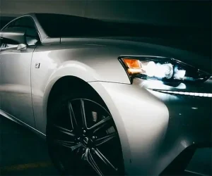 Lo último en materia de pintura para coches aplicado en un automóvil con acabado metalizado