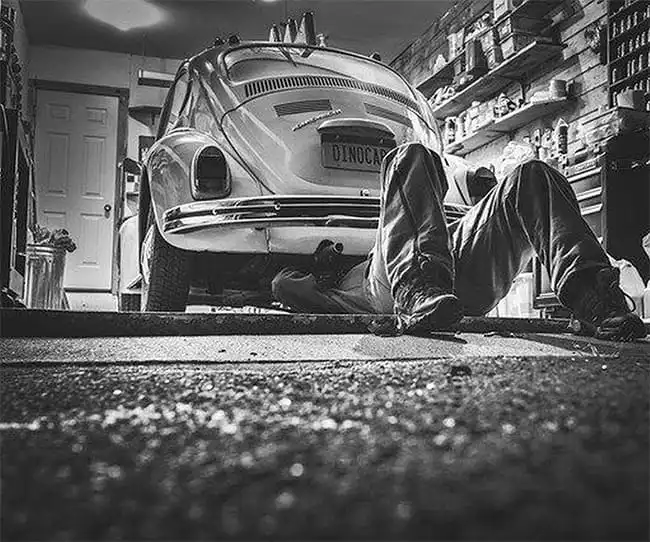Consejos para escoger un buen taller Consejos para escoger un buen taller con coche clásico en revisión mecánica