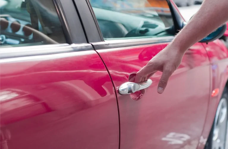 Diferencias de color después de pintar una pieza del coche
