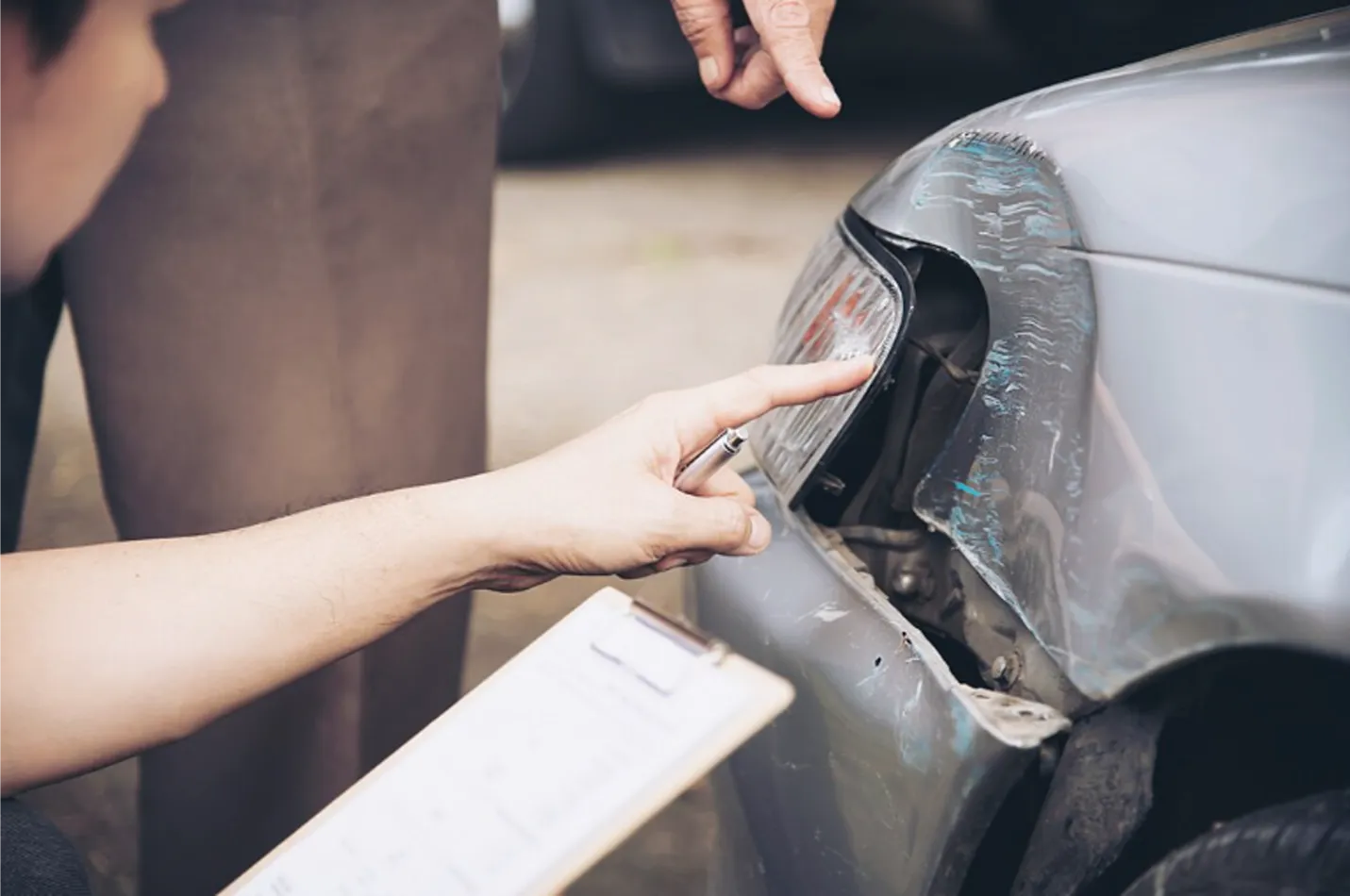 Qué hacer después de un golpe o roce en la carrocería del coche Qué hacer después de un golpe o roce en la carrocería del coche